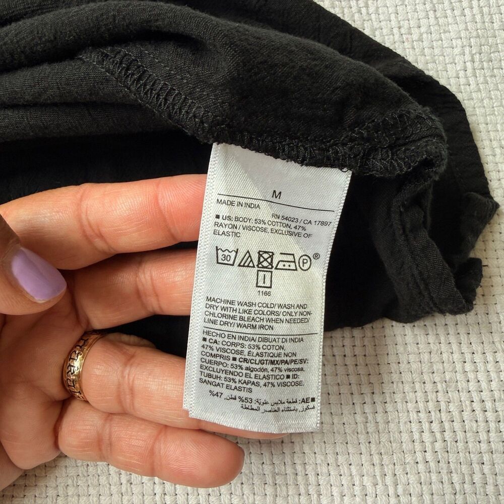 Old Navy Black Camisole Top with Spaghetti Straps - Picture 8 of 8